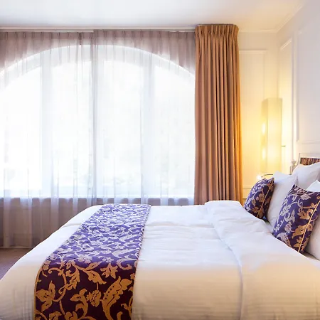 Crowne Plaza By Ihg Hotel